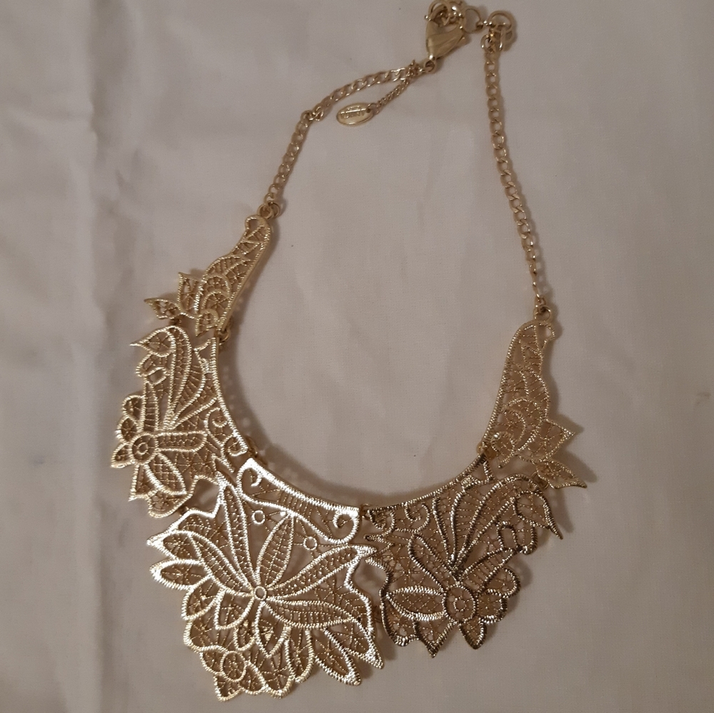 necklace - Picture 3 of 9